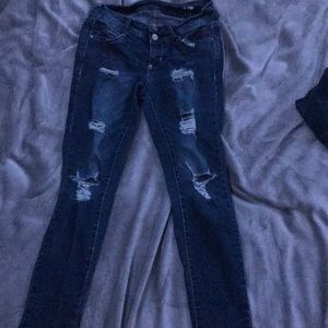 Juniors ripped jeans